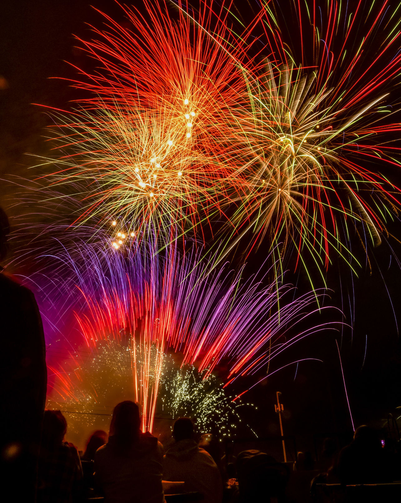 070421 Lompoc fireworks 01.JPG